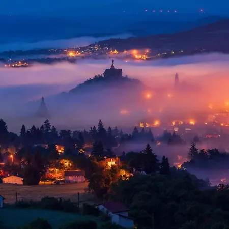 La Traboule Ponote Proche Gr65 شقة