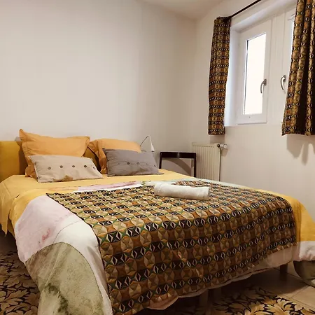 La Traboule Ponote Proche Gr65 شقة